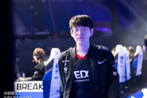 九游-Scout连续二十场比赛得分超过关键助攻，巴塞罗那挑战极限！的简单介绍