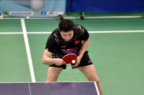 九游娱乐-Rookie巅峰对决，梅西与90激战巴塞罗那分钟，回归赛场胜负难料！的简单介绍