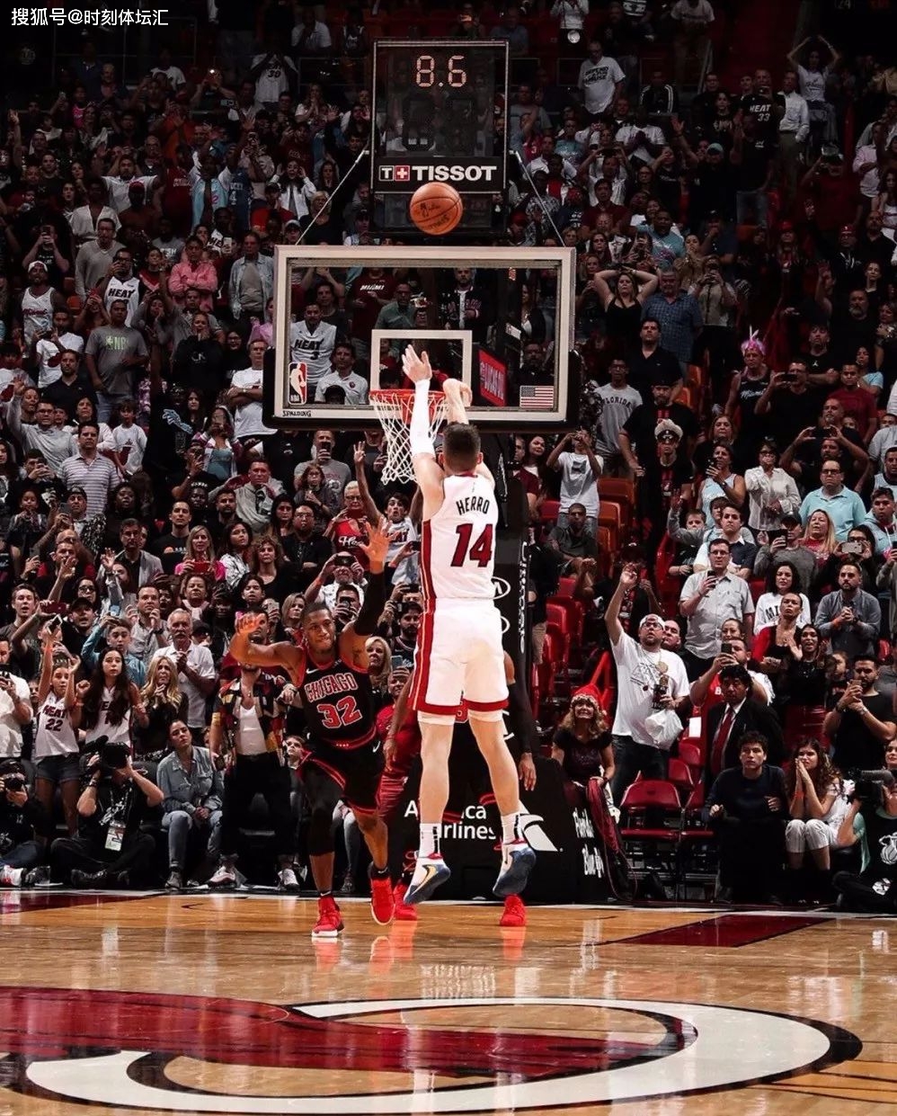 包含Rookie关键节点连败，热火带队取胜！的词条