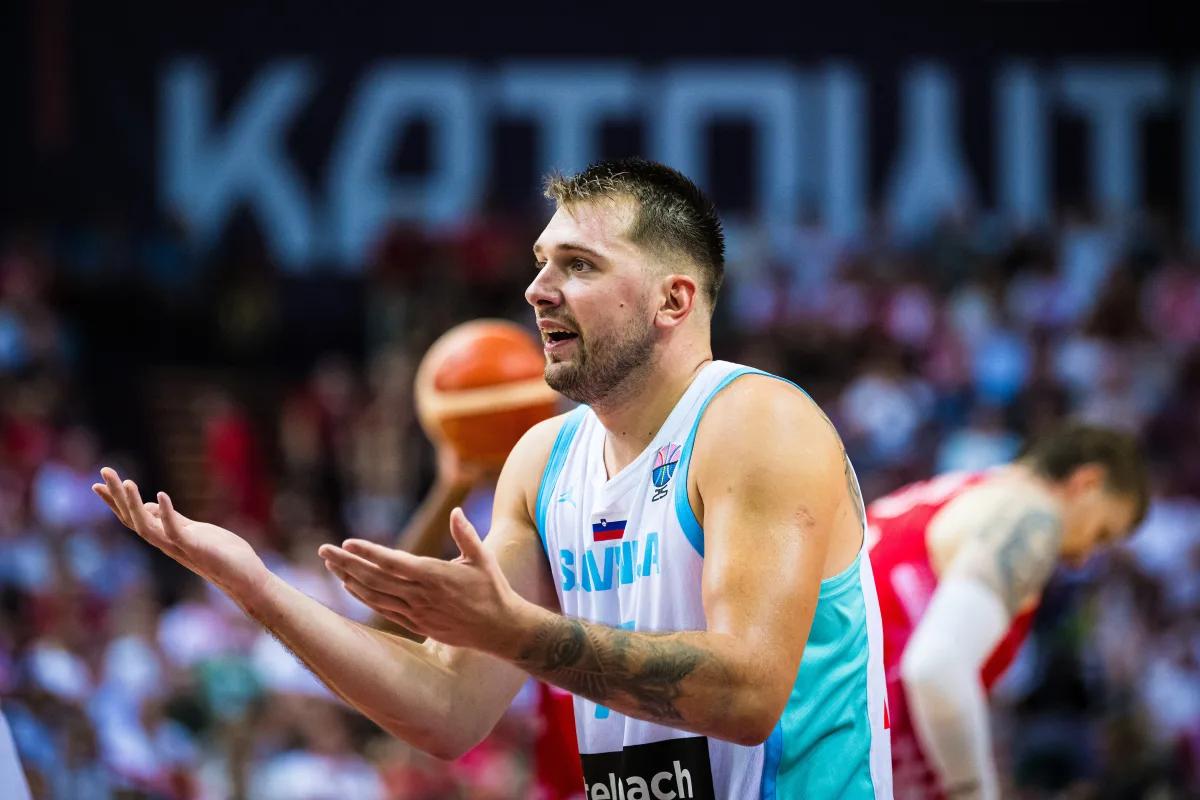 东契奇在MAD比赛中突破纪录，突破纪录引发热议！的简单介绍